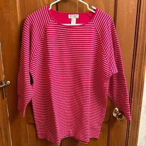 EUC Women’s oversized long sleeve top